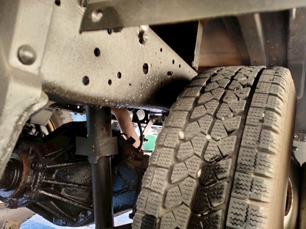 平成27年　いすゞエルフ2t平ショート4WD　後輪Wタイヤ