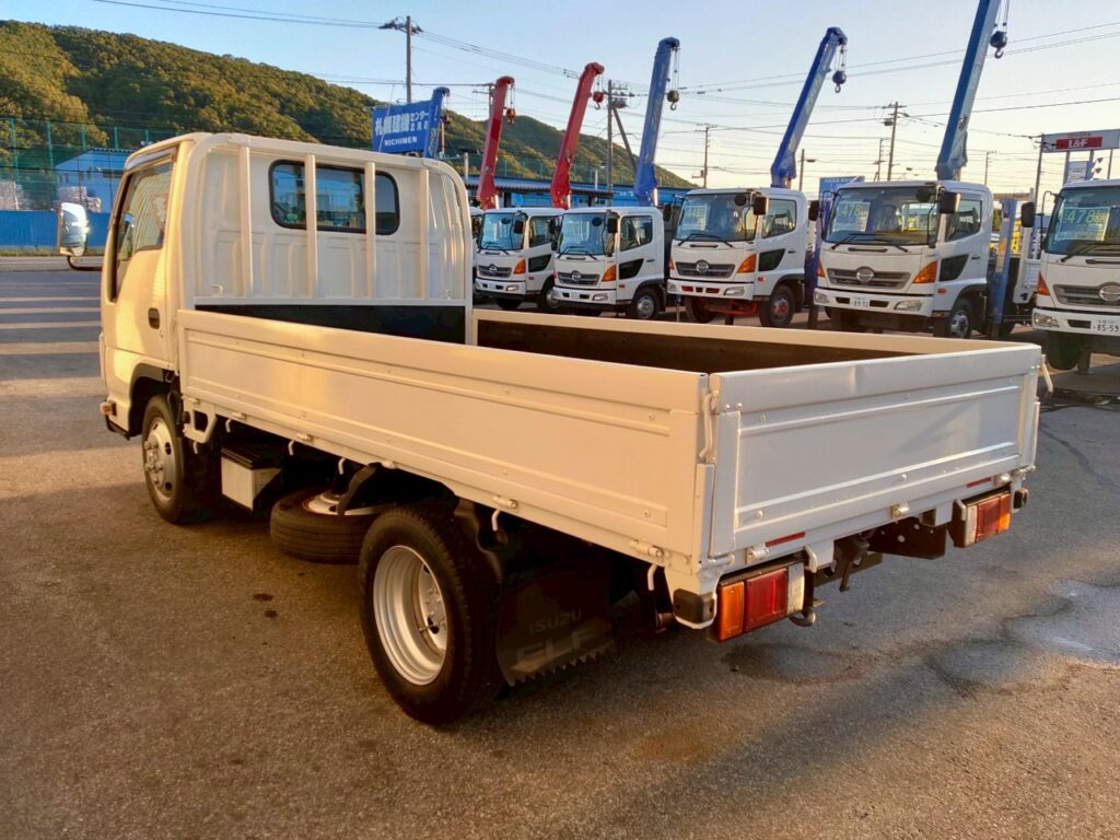 平成27年　いすゞエルフ2t平ショート4WD　後輪Wタイヤ