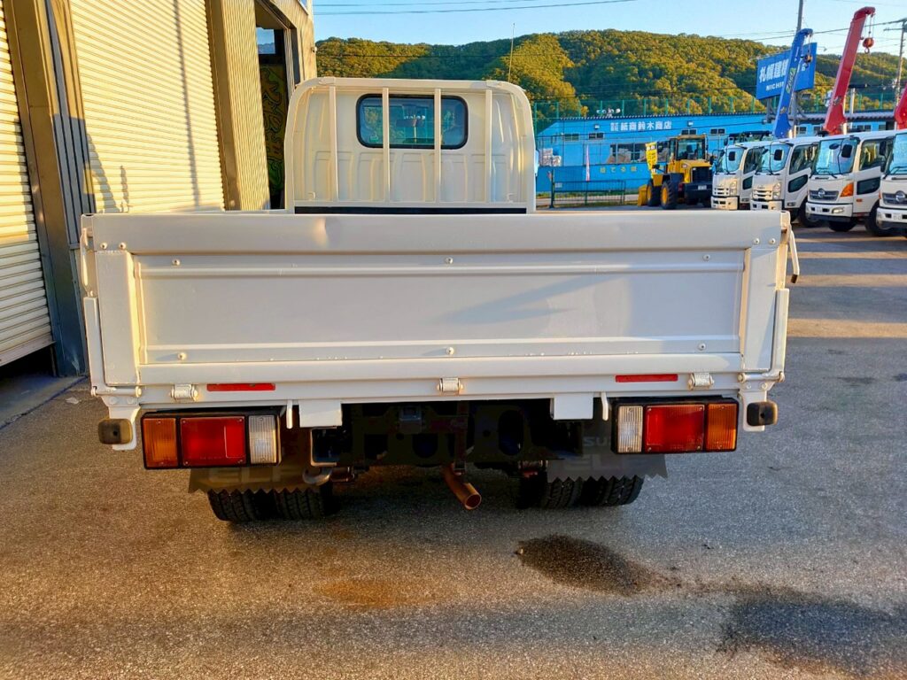 平成27年　いすゞエルフ2t平ショート4WD　後輪Wタイヤ