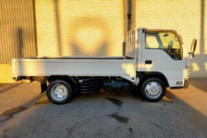 サムネイル: 平成27年　いすゞエルフ2t平ショート4WD　後輪Wタイヤ