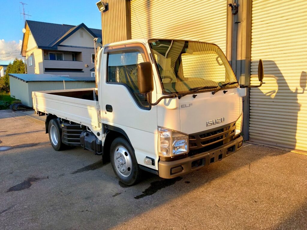 平成27年　いすゞエルフ2t平ショート4WD　後輪Wタイヤ