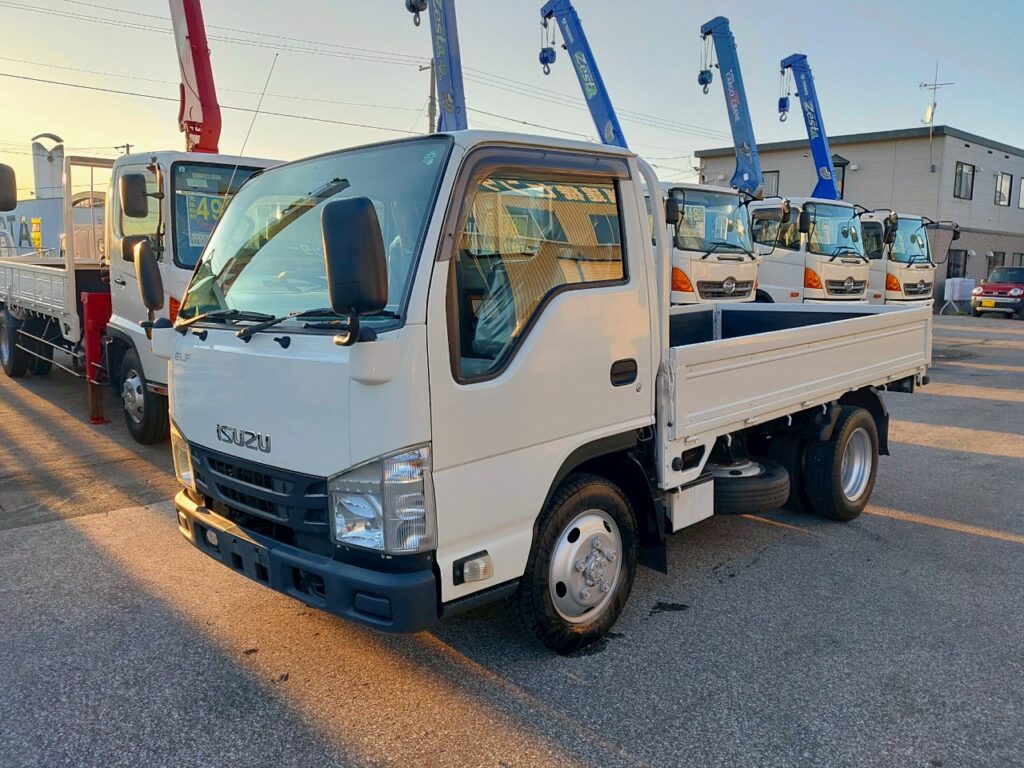平成27年　いすゞエルフ2t平ショート4WD　後輪Wタイヤ