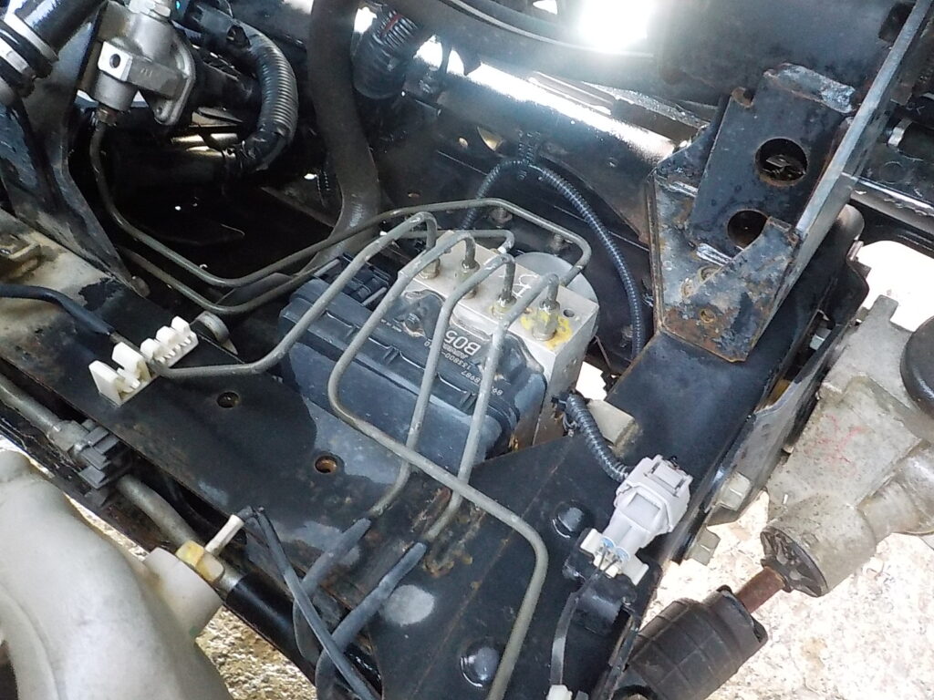 平成26年　エルフ 3ｔダンプ　コボレーン