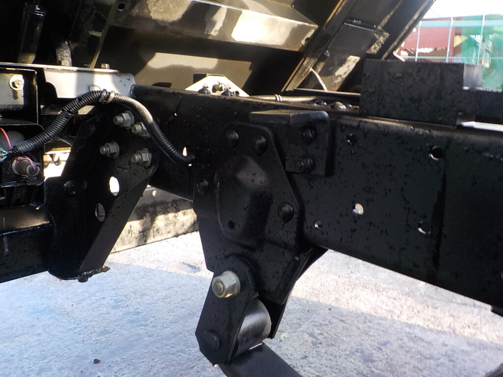 平成26年　エルフ 3ｔダンプ　コボレーン