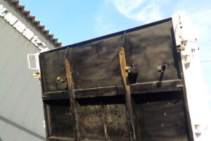 サムネイル: 平成26年　エルフ 3ｔダンプ　コボレーン