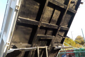 サムネイル: 平成26年　エルフ 3ｔダンプ　コボレーン