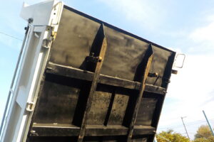 サムネイル: 平成26年　エルフ 3ｔダンプ　コボレーン