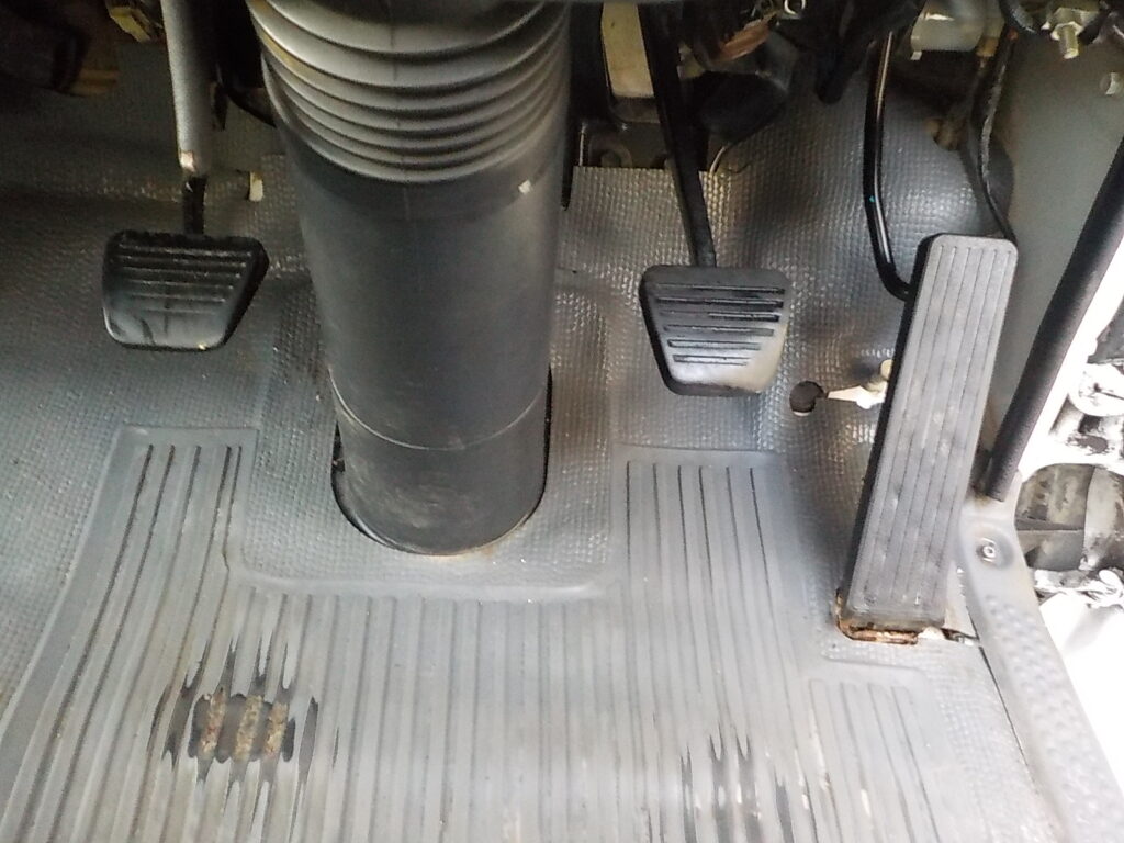 平成26年　エルフ 3ｔダンプ　コボレーン