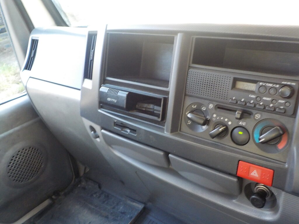 平成26年　エルフ 3ｔダンプ　コボレーン