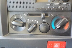 サムネイル: 平成26年　エルフ 3ｔダンプ　コボレーン