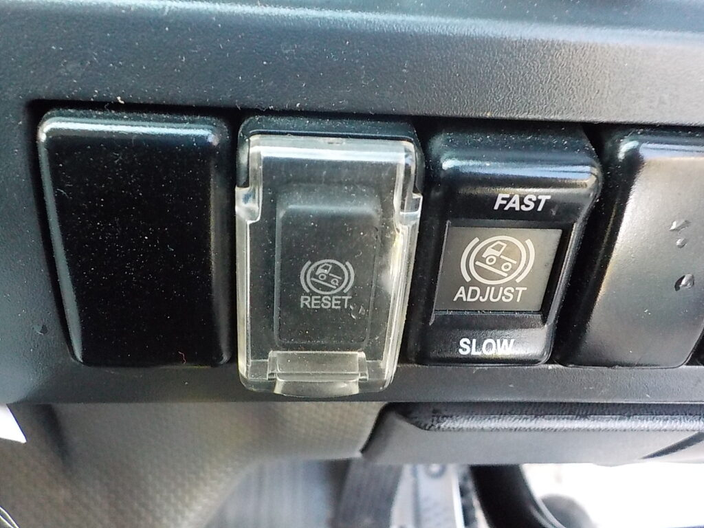 平成26年　エルフ 3ｔダンプ　コボレーン