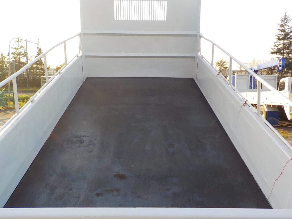 平成26年　エルフ 3ｔダンプ　コボレーン