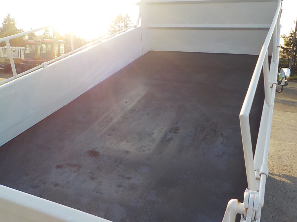 平成26年　エルフ 3ｔダンプ　コボレーン