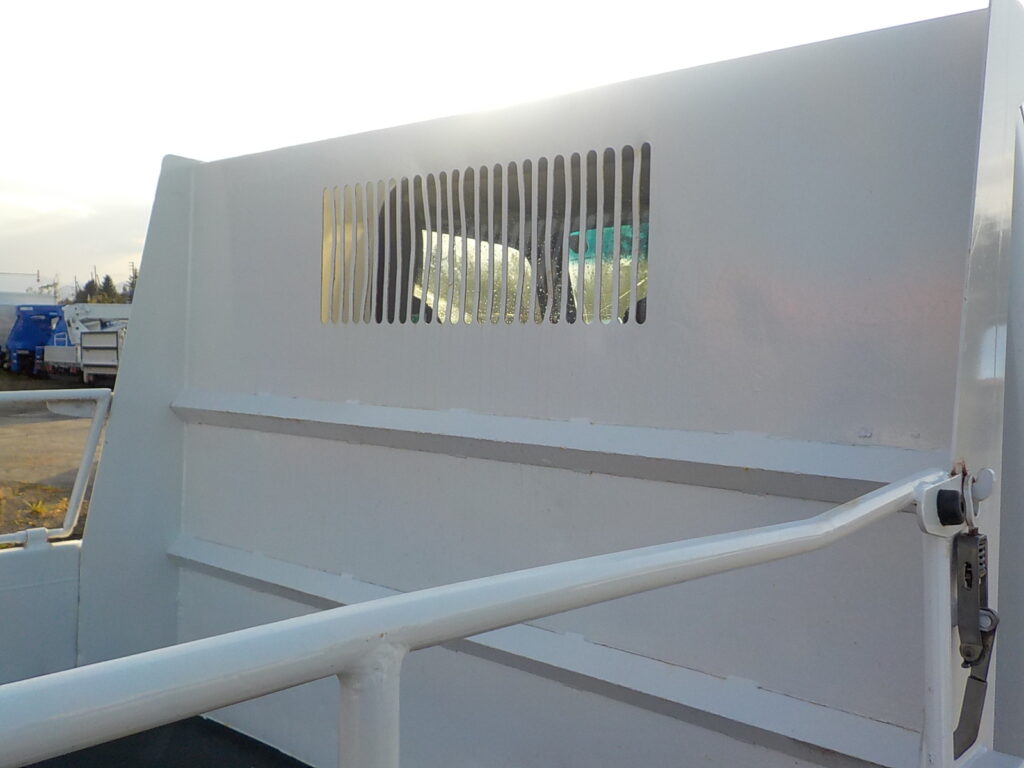 平成26年　エルフ 3ｔダンプ　コボレーン