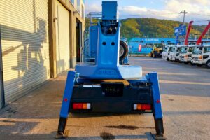 サムネイル: 平成17年式エルフ12m高所作業車スチールバケット