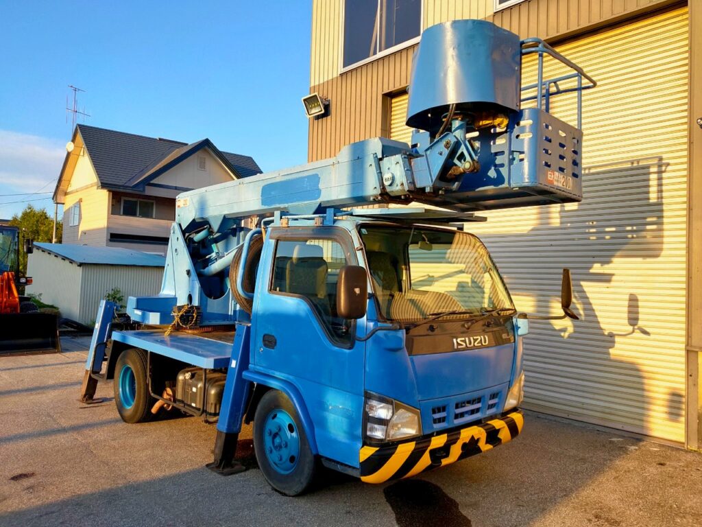 平成17年式エルフ12m高所作業車スチールバケット