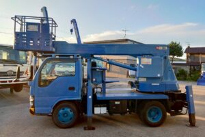 サムネイル: 平成17年式エルフ12m高所作業車スチールバケット