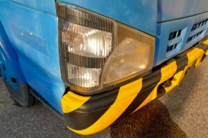 サムネイル: 平成17年式エルフ12m高所作業車スチールバケット