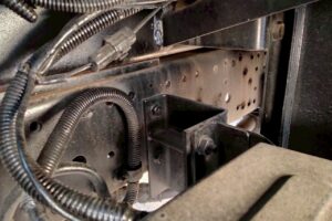 サムネイル: 平成17年式エルフ12m高所作業車スチールバケット