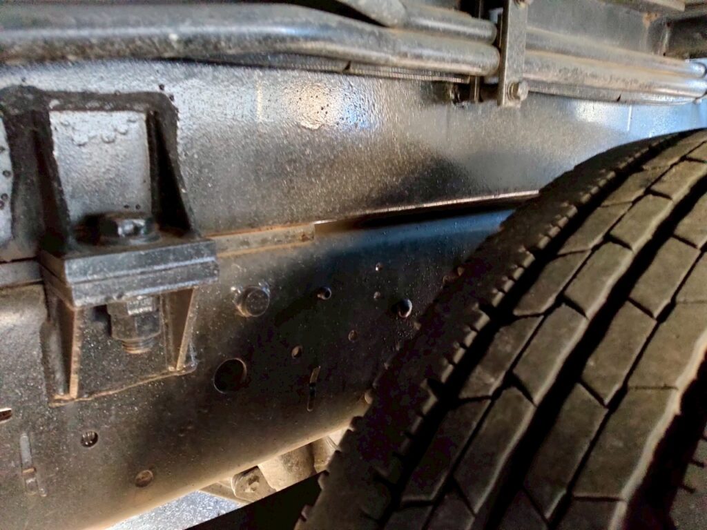 平成17年式エルフ12m高所作業車スチールバケット