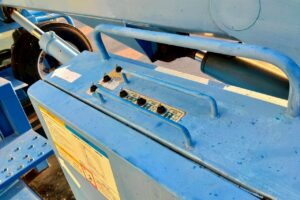 サムネイル: 平成17年式エルフ12m高所作業車スチールバケット