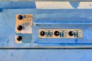 サムネイル: 平成17年式エルフ12m高所作業車スチールバケット
