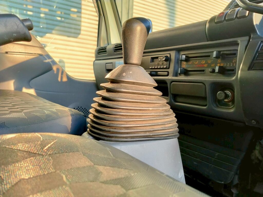 平成17年式エルフ12m高所作業車スチールバケット