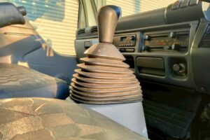 サムネイル: 平成17年式エルフ12m高所作業車スチールバケット