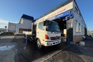 サムネイル: 平成22年　レンジャー４トン４段クレーンロング ラジコン フックイン 車検１年付