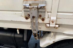 サムネイル: 平成22年　レンジャー４トン４段クレーンロング ラジコン フックイン 車検１年付