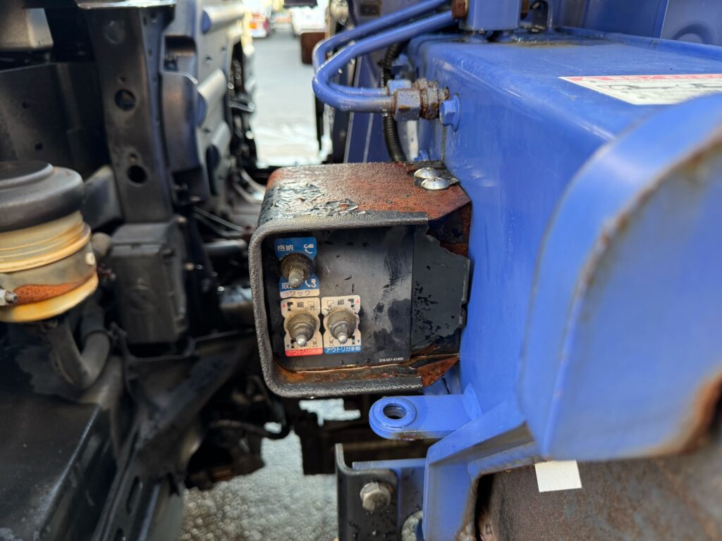 平成22年　レンジャー４トン４段クレーンロング ラジコン フックイン 車検１年付