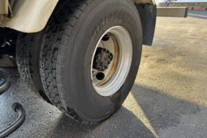 サムネイル: 平成22年　レンジャー４トン４段クレーンロング ラジコン フックイン 車検１年付