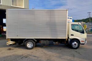 サムネイル: 平成27年　デュトロ3トンアルミバン　P/G　4WD