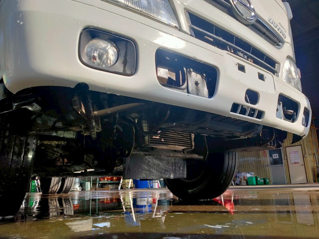 平成27年　日野　デュトロ3トンアルミバン　P/G　4WD    札幌・江別・旭川・北見・釧路どこでも全国対応可能です！　　　　　　　　　　お問い合わせは北見店へ～TEL0157-57-7166～