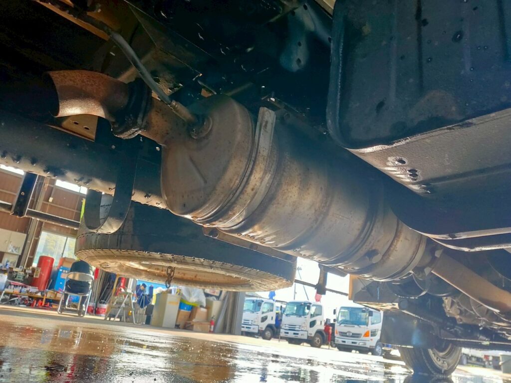 平成27年　日野　デュトロ3トンアルミバン　P/G　4WD    札幌・江別・旭川・北見・釧路どこでも全国対応可能です！　　　　　　　　　　お問い合わせは北見店へ～TEL0157-57-7166～