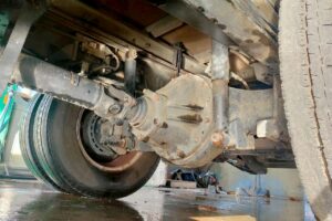 サムネイル: 平成27年　日野　デュトロ3トンアルミバン　P/G　4WD    札幌・江別・旭川・北見・釧路どこでも全国対応可能です！　　　　　　　　　　お問い合わせは北見店へ～TEL0157-57-7166～