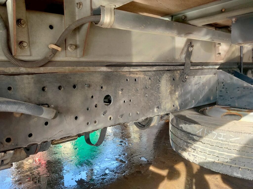 平成27年　デュトロ3トンアルミバン　P/G　4WD
