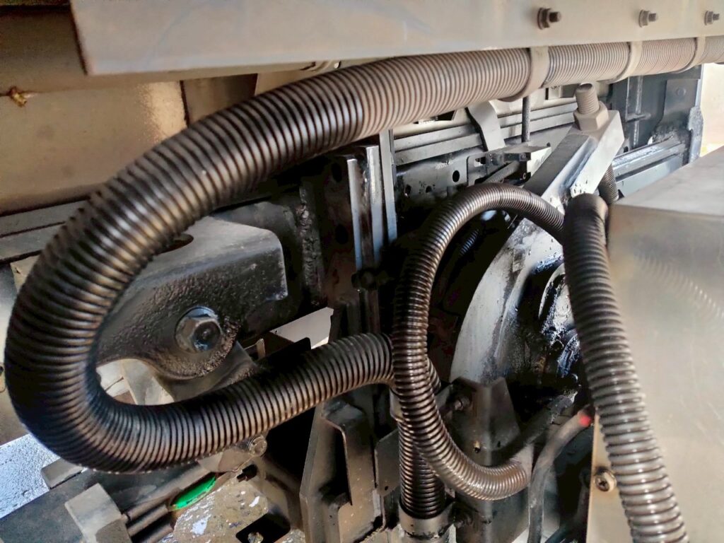 平成27年　日野　デュトロ3トンアルミバン　P/G　4WD    札幌・江別・旭川・北見・釧路どこでも全国対応可能です！　　　　　　　　　　お問い合わせは北見店へ～TEL0157-57-7166～