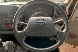 サムネイル: 平成27年　デュトロ3トンアルミバン　P/G　4WD