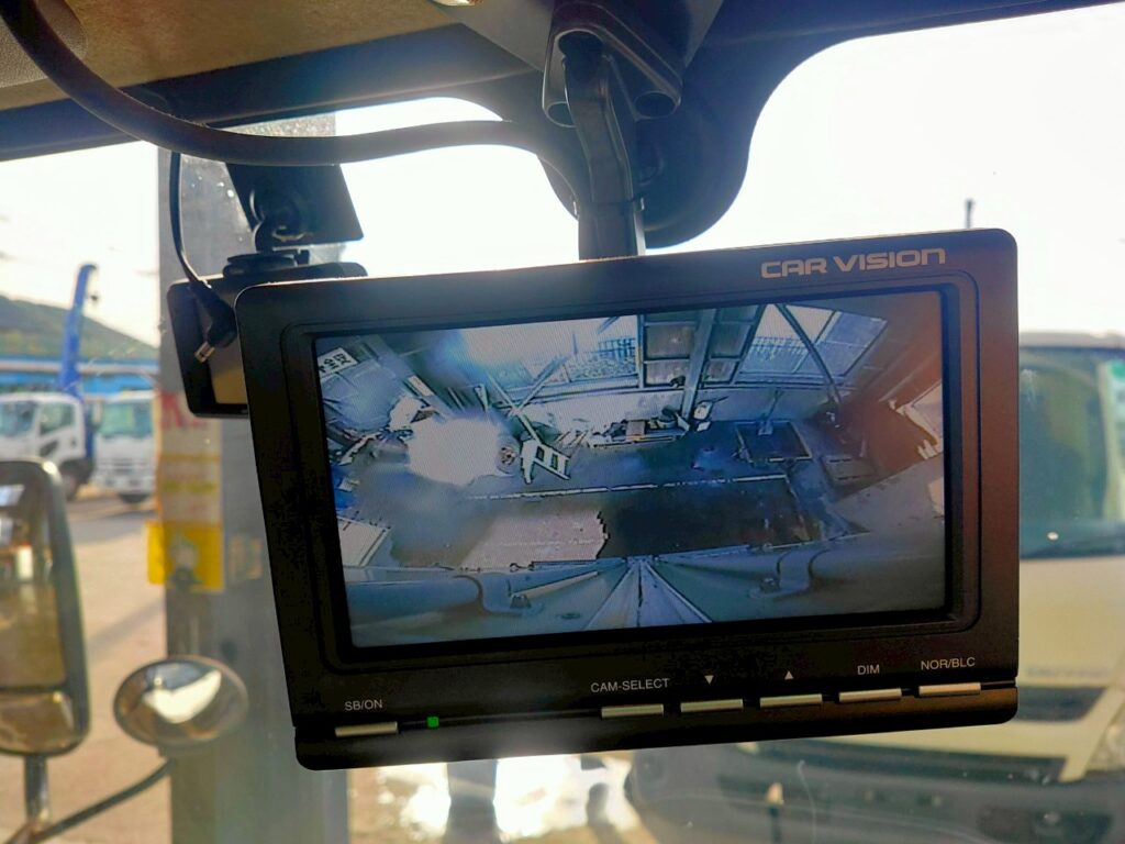 平成27年　日野　デュトロ3トンアルミバン　P/G　4WD    札幌・江別・旭川・北見・釧路どこでも全国対応可能です！　　　　　　　　　　お問い合わせは北見店へ～TEL0157-57-7166～