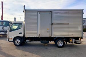 サムネイル: 平成27年　デュトロ3トンアルミバン　P/G　4WD