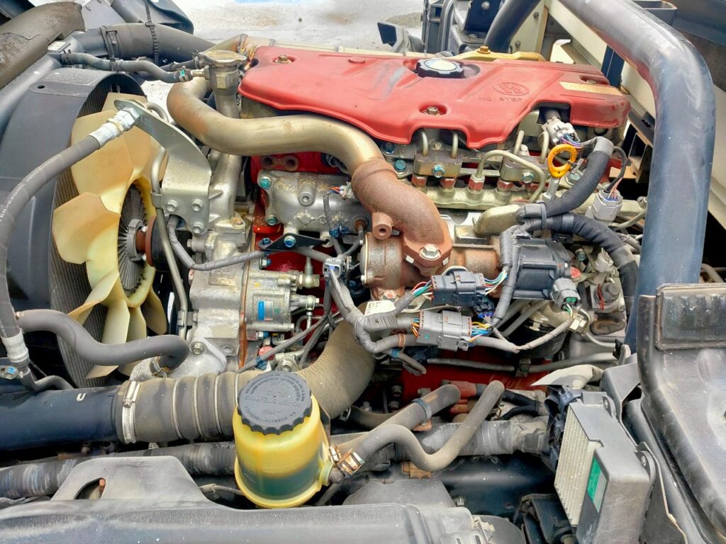 平成25年式デュトロ1.9tワイドロング