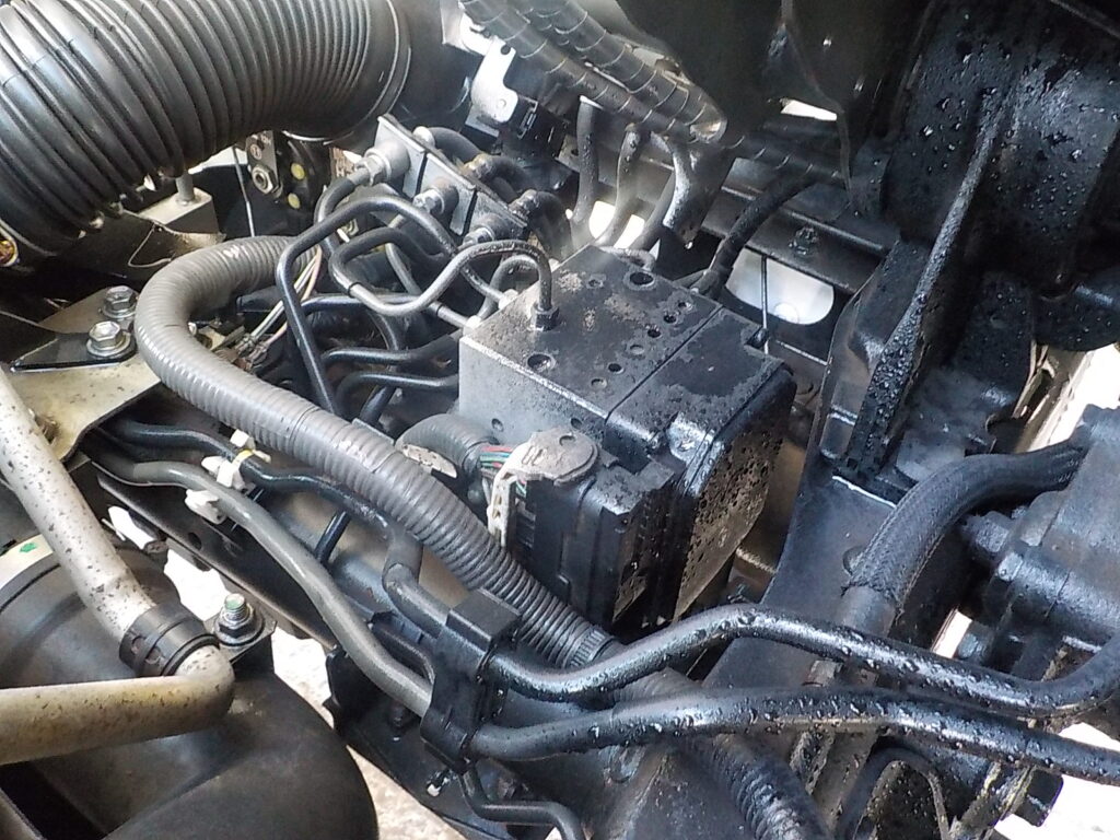 平成19年　デュトロ 11.9ｍ高所作業車　スチールバケット