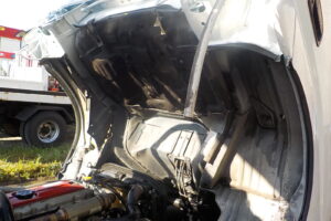 サムネイル: 平成19年　デュトロ 11.9ｍ高所作業車　スチールバケット