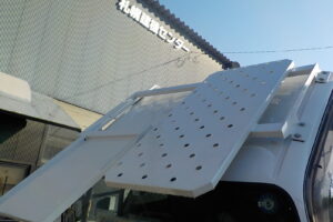 サムネイル: 平成19年　デュトロ 11.9ｍ高所作業車　スチールバケット