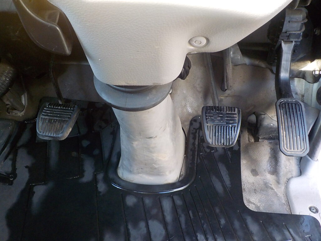 平成19年　デュトロ 11.9ｍ高所作業車　スチールバケット