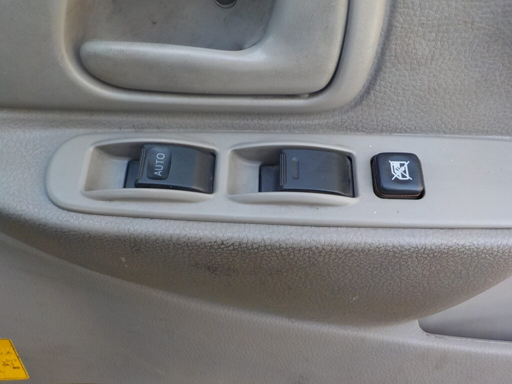 平成19年　デュトロ 11.9ｍ高所作業車　スチールバケット