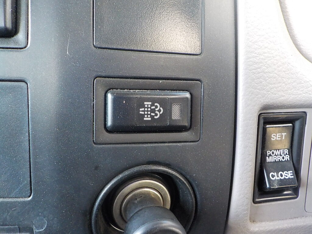 平成19年　デュトロ 11.9ｍ高所作業車　スチールバケット