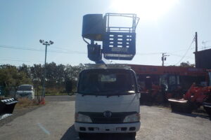 サムネイル: 平成19年　デュトロ 11.9ｍ高所作業車　スチールバケット