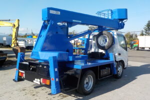 サムネイル: 平成19年　デュトロ 11.9ｍ高所作業車　スチールバケット